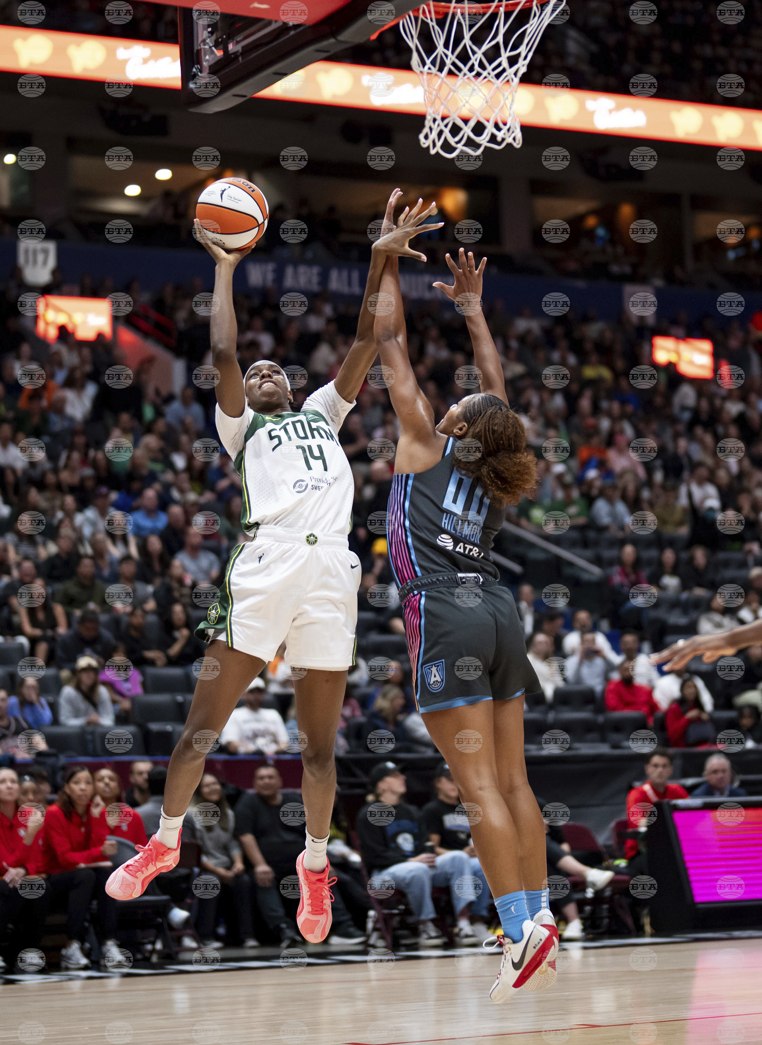 WNBA Storm Dream Basketball