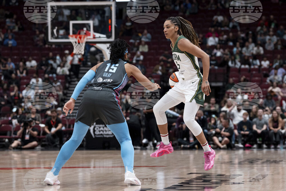 WNBA Storm Dream Basketball