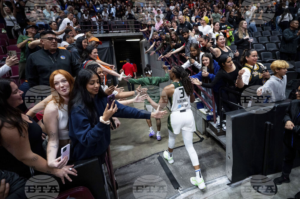 WNBA Storm Dream Basketball