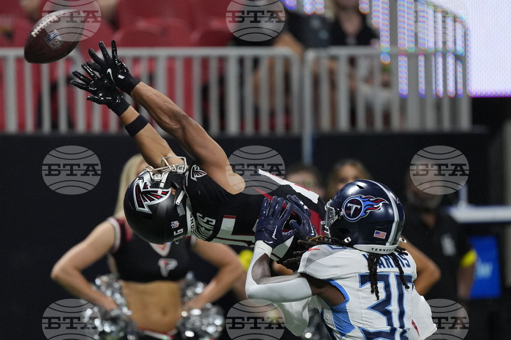 APTOPIX Titans Falcons Football