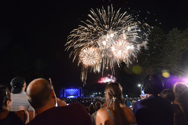 Хиляди отпразнуваха Деня на Варна с мащабния концерт край Пантеона