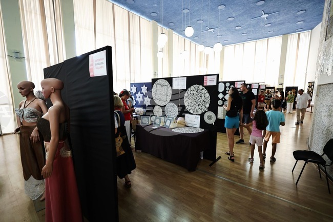  Над 200 участници от 28 държави участват в 21-вия Световен конгрес на дантелата в Карлово