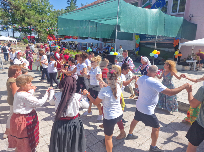 Събор под надслов „Земя и плодородие“ се състоя втора поредна година в търговищкото село Бистра