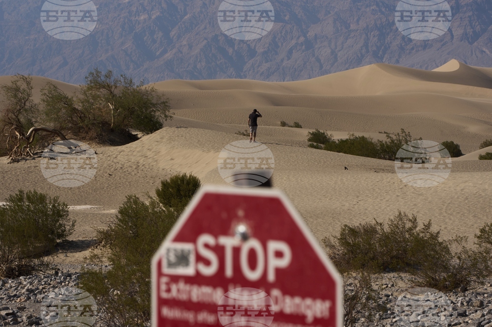 APTOPIX Climate Death Valley Heat Safety