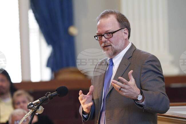 Американският писател Грег Айлс почина на 65-годишна възраст 