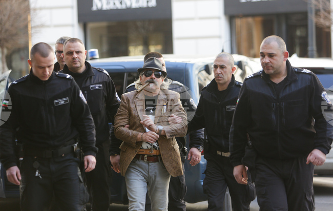 INMATE - COURT - CIGAR