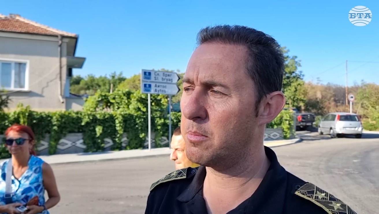 Пожарът край Българово е погасен, около 15 са изпепелените постройки в местността Лозницата