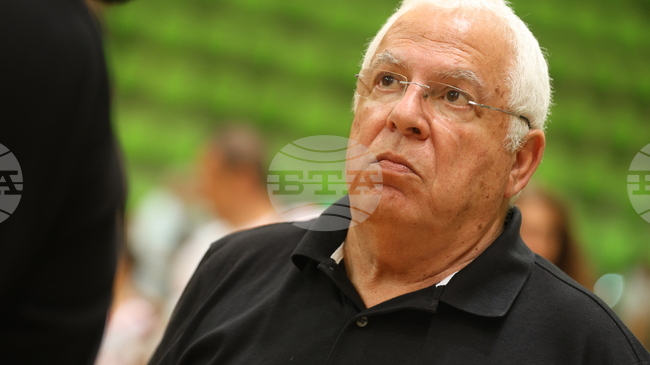 Пини Гершон събира талантливи юноши до 18 години на баскетболен камп в Ботевград