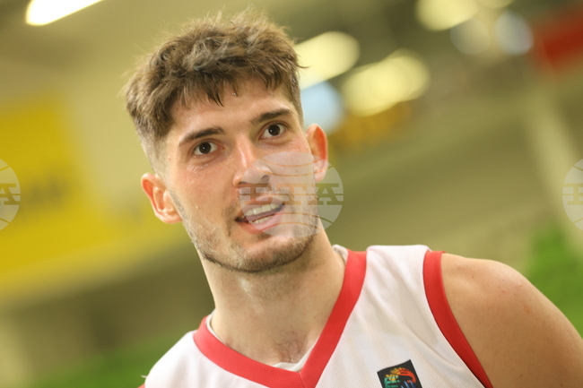 Константин Костадинов и Тенерифе постигнаха трети пореден успех в Шампионската лига по баскетбол за мъже