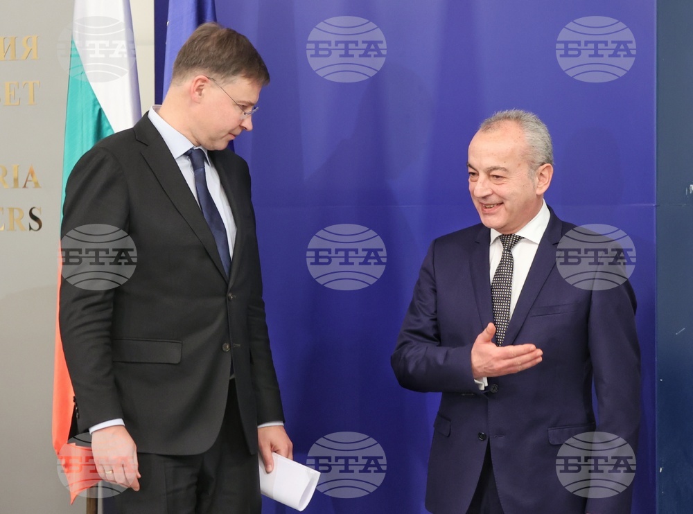 Министерски съвет - Гълъб Донев - Валдис Домбровскис - брифинг