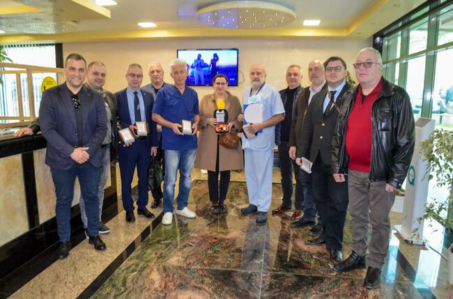 Старозагорски ротарианци дариха апаратура на болница