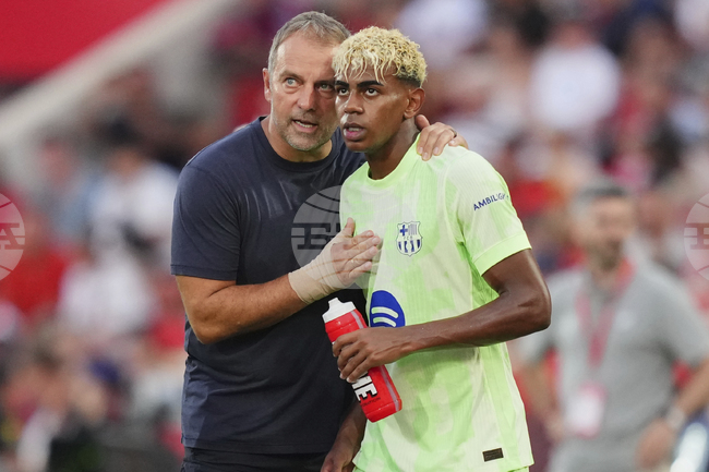 Ханзи Флик отново защити Ламин Ямал от критиците, ще му помага да расте по правилния начин