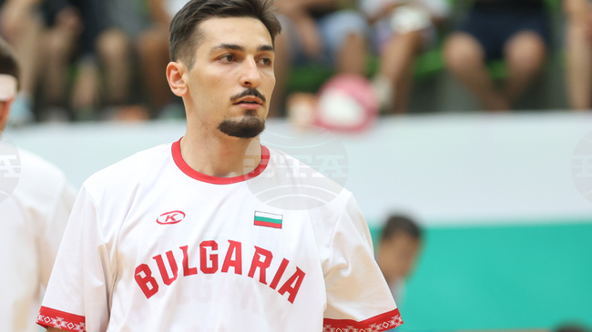 Националът Борислав Младенов и Виена Баскет допуснаха загуба след продължение в австрийския шампионат