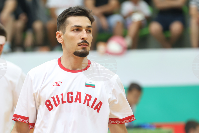 Гардът Борислав Младенов подписа договор с участника в Евролигата Апоел Тел Авив