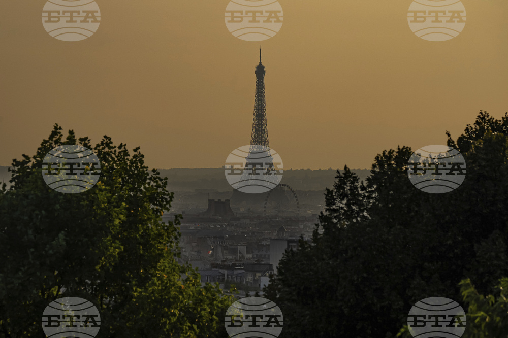 APTOPIX France Daily Life