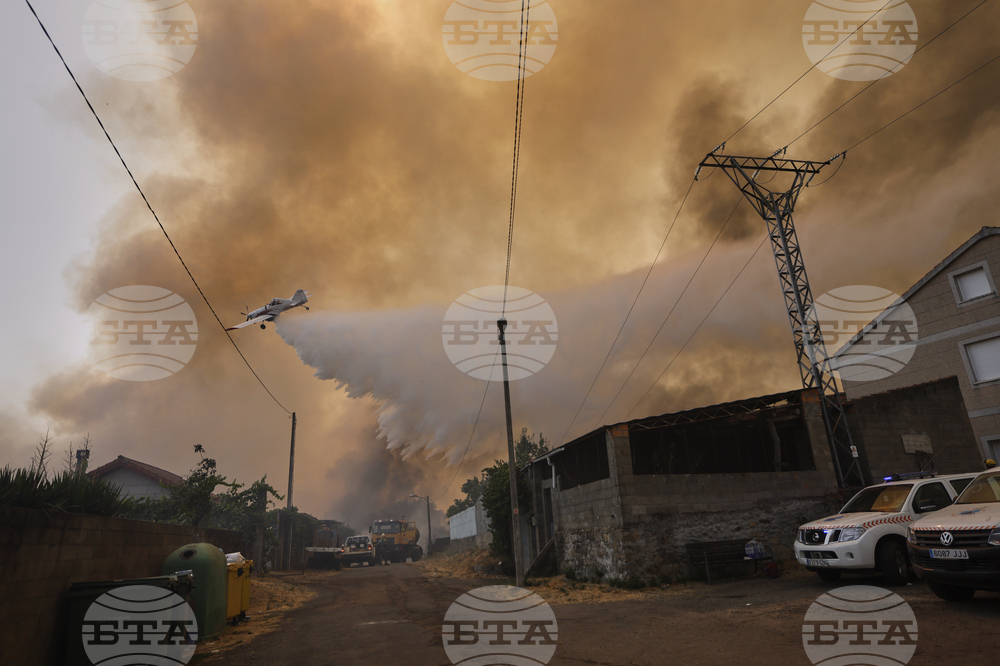 APTOPIX Spain Fires