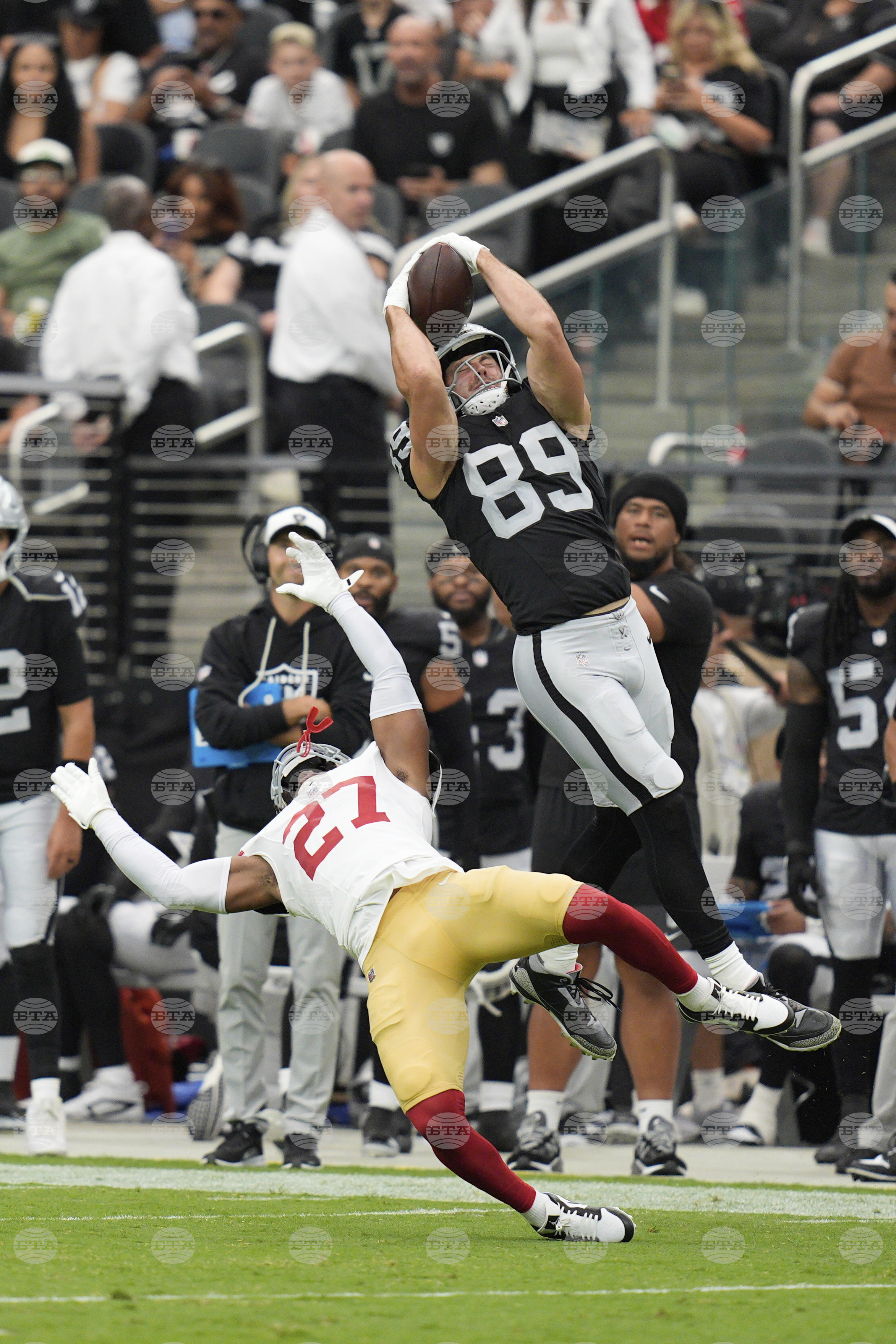 APTOPIX 49ers Raiders Football
