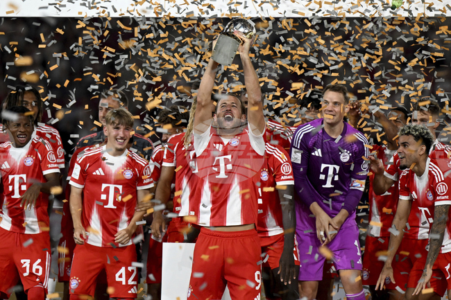 Байерн Мюнхен има проблем с лидерството в клуба, смята бившият треньор Феликс Магат 