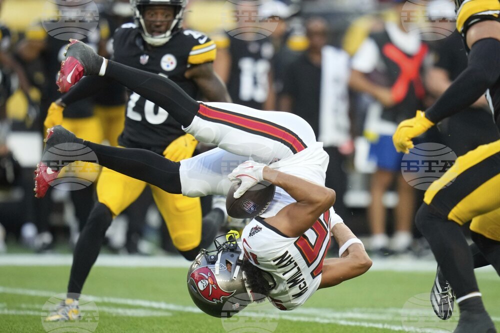 APTOPIX Buccaneers Steelers Football