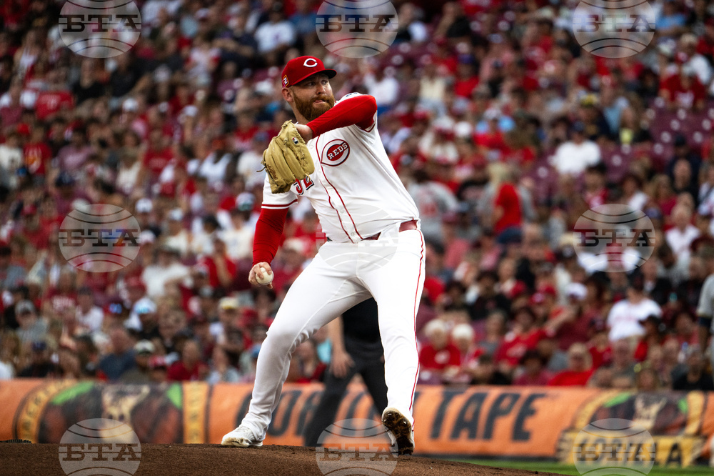 Brewers Reds Baseball