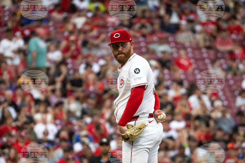 Brewers Reds Baseball