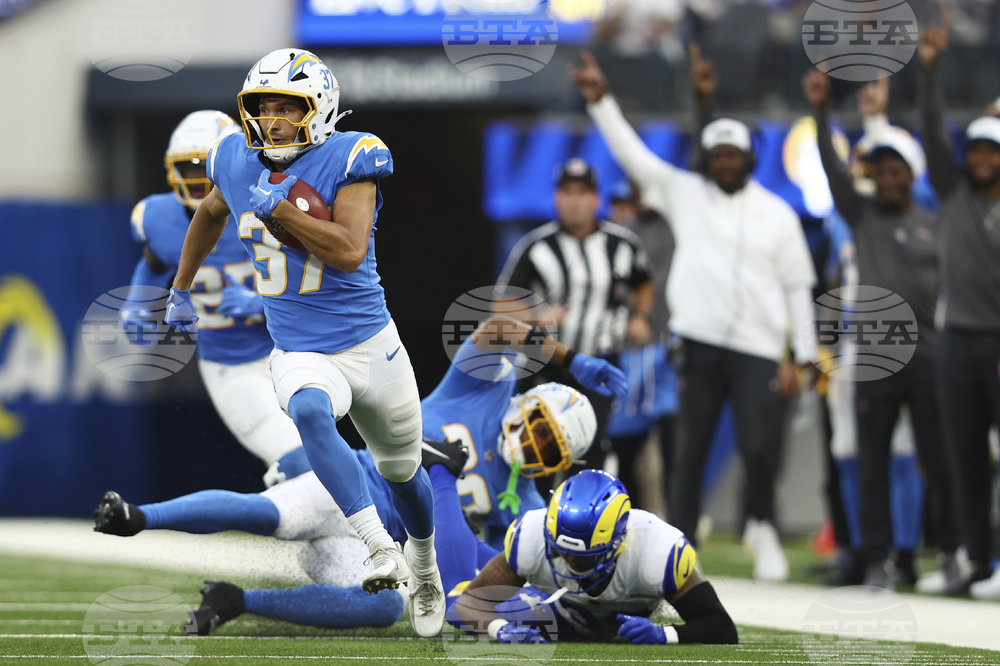 Chargers Rams Football