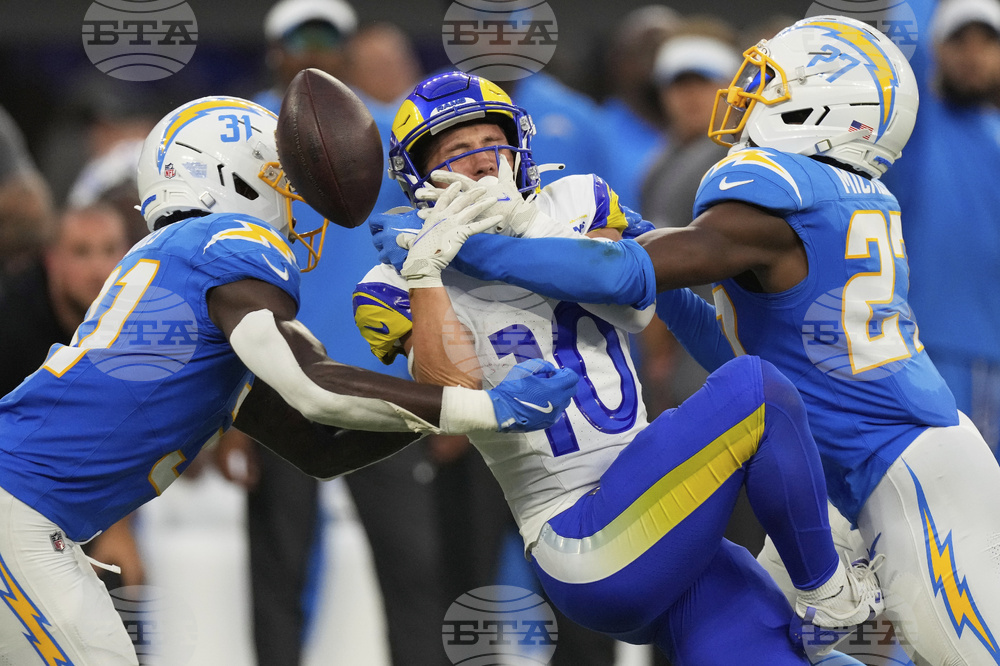 Chargers Rams Football