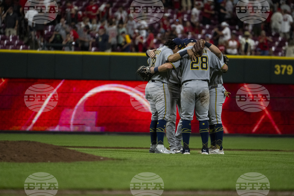 Brewers Reds Baseball