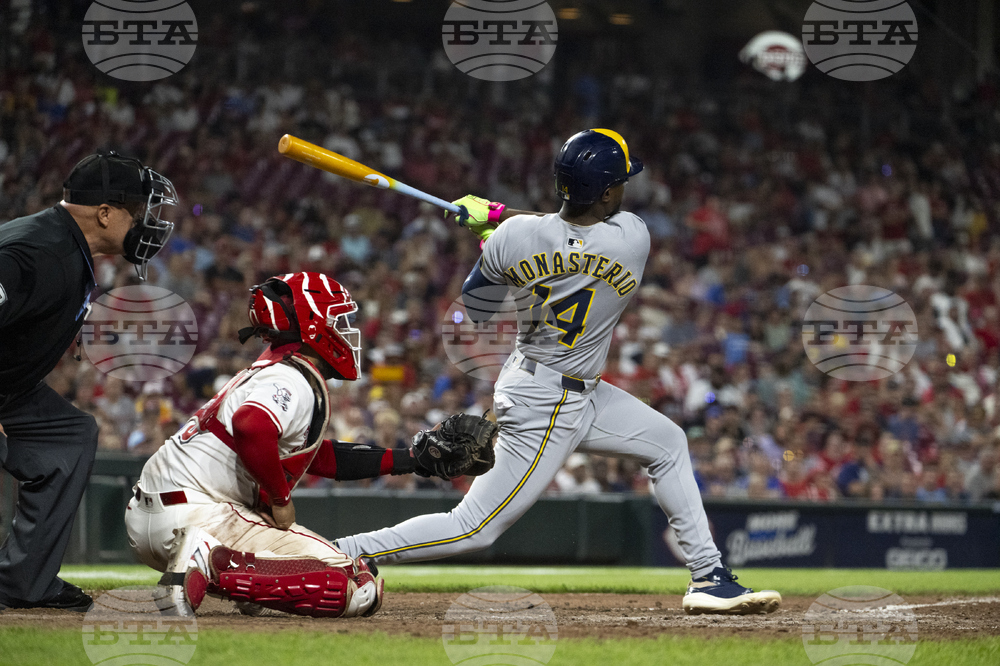 Brewers Reds Baseball