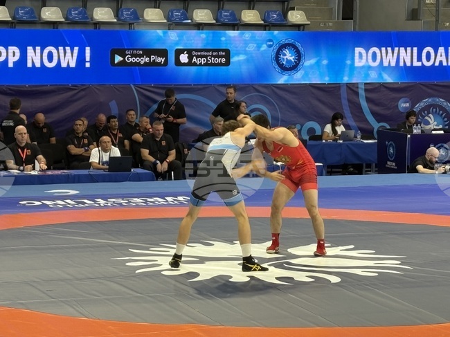 Сергей Стоев ще се бори на репешажите на Световното първенство за младежи и девойки до 20 години