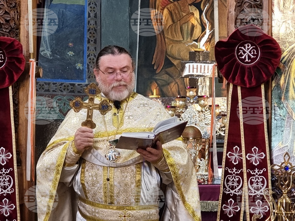 Неверието в Бога подтиква човека към престъпления, каза архимандрит Димитрий в ямболския храм „Св. Николай Чудотворец“