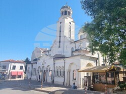 Шумен - храм „Свети Три Светители“ - неделна служба