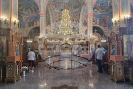 Шумен - храм „Свети Три Светители“ - неделна служба