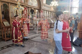 Шумен - храм „Свети Три Светители“ - неделна служба
