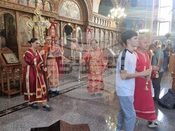 Шумен - храм „Свети Три Светители“ - неделна служба