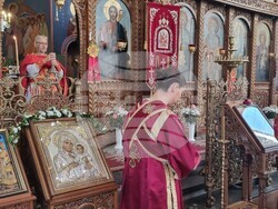 Шумен - храм „Свети Три Светители“ - неделна служба