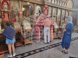 Шумен - храм „Свети Три Светители“ - неделна служба