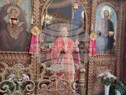 Шумен - храм „Свети Три Светители“ - неделна служба