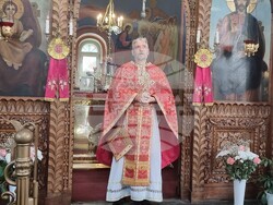 Шумен - храм „Свети Три Светители“ - неделна служба