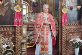 Шумен - храм „Свети Три Светители“ - неделна служба
