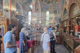 Шумен - храм „Свети Три Светители“ - неделна служба