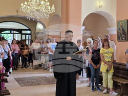 Ново село - храм „Успение Богородично“ - света литургия