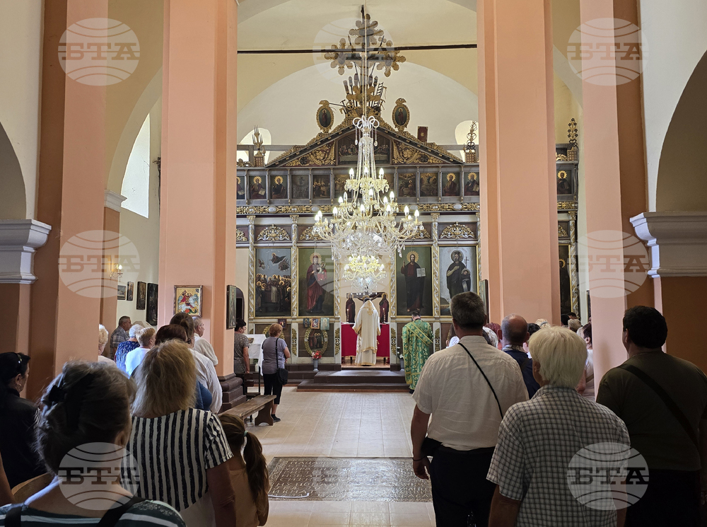 Ново село - храм „Успение Богородично“ - Видински митрополит Пахомий - света литургия