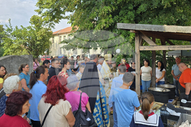 Ново село - храм „Успение Богородично“ - Видински митрополит Пахомий - света литургия
