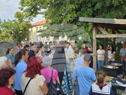 Ново село - храм „Успение Богородично“ - Видински митрополит Пахомий - света литургия