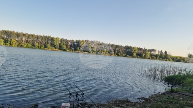 В Попово са задържани двама мъже за незаконен риболов 