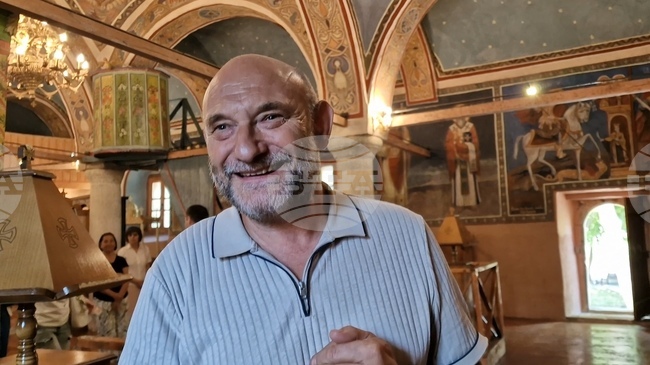 Около една година екип от реставратори обновява иконите в трънската църква „Св. Петка“