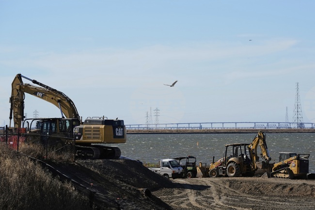 В САЩ укрепват бреговите ивици срещу морските бури и нарастващото водно равнище