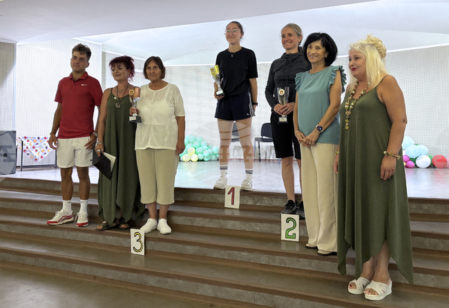 В Младежкия дом в Самоков се състоя турнир по тенис на маса по случай празника на града