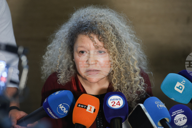 Намерен е райски газ в колата на врязалия се в автобус в София, има показания, че е употребявал, каза прокурор Събина Христова